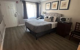 Dune Surfer Inn